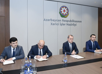 Ceyhun Bayramov TDT baş katibi Kubanıçbek Omuralıyevi qəbul edib