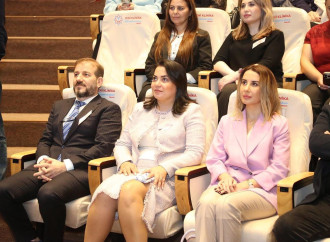 Yeni Klinikada “Çəhrayı lent” adlı maarifləndirmə seminarı baş tutub