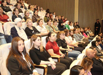 Yeni Klinikada “Çəhrayı lent” adlı maarifləndirmə seminarı baş tutub