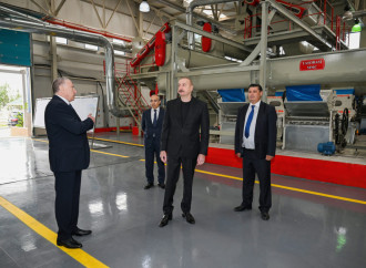 Prezident İlham Əliyev Sabirabadda pambıq emalı zavodunun fəaliyyəti ilə tanış olub