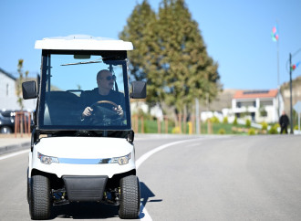 Prezident İlham Əliyev Cəbrayıl rayonunun Horovlu kəndinin sakinlərinə mənzillərin açarlarını təqdim edib