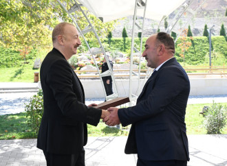 Prezident İlham Əliyev Cəbrayıl rayonunun Horovlu kəndinin sakinlərinə mənzillərin açarlarını təqdim edib