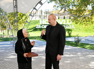 Prezident İlham Əliyev Cəbrayıl rayonunun Horovlu kəndinin sakinlərinə mənzillərin açarlarını təqdim edib