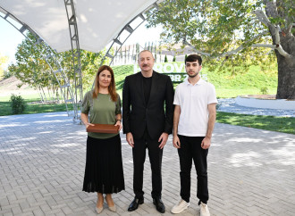 Prezident İlham Əliyev Cəbrayıl rayonunun Horovlu kəndinin sakinlərinə mənzillərin açarlarını təqdim edib