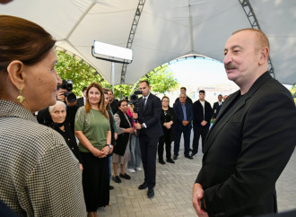 Prezident İlham Əliyev Cəbrayıl rayonunun Horovlu kəndinin sakinlərinə mənzillərin açarlarını təqdim edib