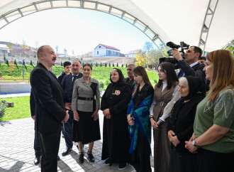 Prezident İlham Əliyev Cəbrayıl rayonunun Horovlu kəndinin sakinlərinə mənzillərin açarlarını təqdim edib