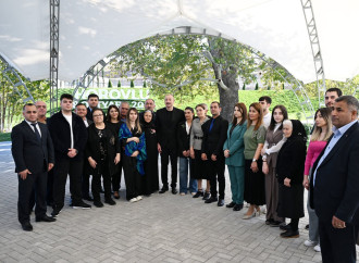 Prezident İlham Əliyev Cəbrayıl rayonunun Horovlu kəndinin sakinlərinə mənzillərin açarlarını təqdim edib