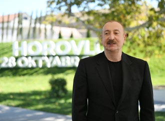 Prezident İlham Əliyev Cəbrayıl rayonunun Horovlu kəndinin sakinlərinə mənzillərin açarlarını təqdim edib