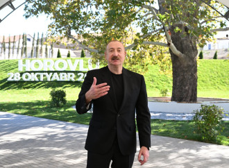 Prezident İlham Əliyev Cəbrayıl rayonunun Horovlu kəndinin sakinlərinə mənzillərin açarlarını təqdim edib