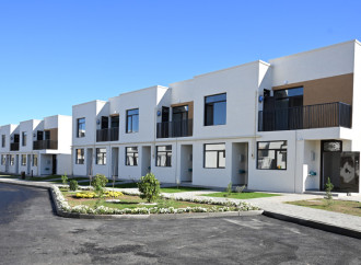 Prezident İlham Əliyev Zəngilan şəhərində 104 mənzilli yaşayış kompleksində görülmüş işlərlə tanış olub