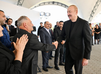 Prezident İlham Əliyev Zəngilanın Məmmədbəyli və Ağalı kəndlərinin sakinlərinə mənzillərin açarlarını təqdim edib