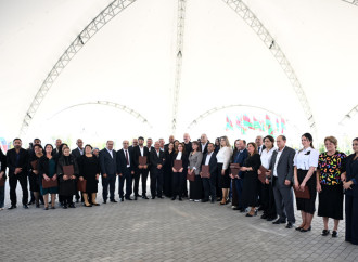 Prezident İlham Əliyev Zəngilanın Məmmədbəyli və Ağalı kəndlərinin sakinlərinə mənzillərin açarlarını təqdim edib