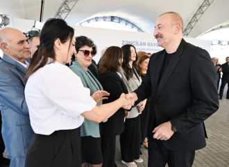 Prezident İlham Əliyev Zəngilanın Məmmədbəyli və Ağalı kəndlərinin sakinlərinə mənzillərin açarlarını təqdim edib