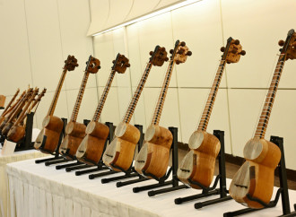 Heydər Əliyev Fondunun dəstəyi ilə alınan musiqi alətlərinin təqdimatı olub