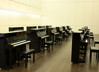 Heydər Əliyev Fondunun dəstəyi ilə alınan musiqi alətlərinin təqdimatı olub