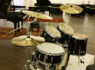 Heydər Əliyev Fondunun dəstəyi ilə alınan musiqi alətlərinin təqdimatı olub