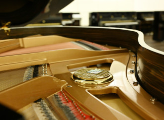 Heydər Əliyev Fondunun dəstəyi ilə alınan musiqi alətlərinin təqdimatı olub