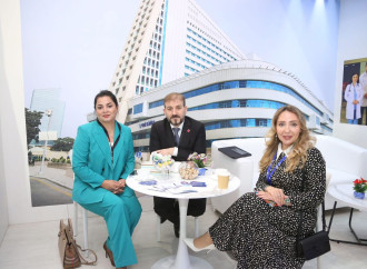 Yeni Klinika “Ən yaxşı B2B Görüş Stendi” sertifikatı ilə təltif edilib