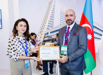 Yeni Klinika “Ən yaxşı B2B Görüş Stendi” sertifikatı ilə təltif edilib