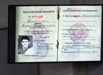 Məhkəmədə Arayik Harutyunla, Levon Mnatsakanyanla, Bako Sahakyanla, David Manukyanla və Arkadi Qukasyanla bağlı sübutlar elan olunub