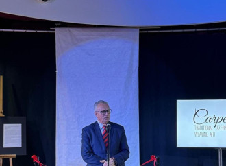 Zəfər Günü ərəfəsində Azərbaycan xalçası Polşa Muzeyinə hədiyyə olunub