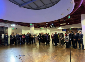 Zəfər Günü ərəfəsində Azərbaycan xalçası Polşa Muzeyinə hədiyyə olunub