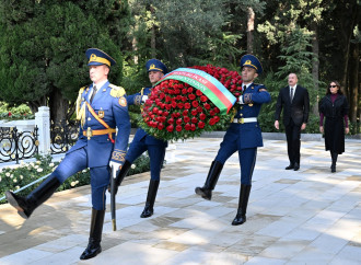 Prezident İlham Əliyev və birinci xanım Mehriban Əliyeva Ulu Öndər Heydər Əliyevin məzarını ziyarət ediblər