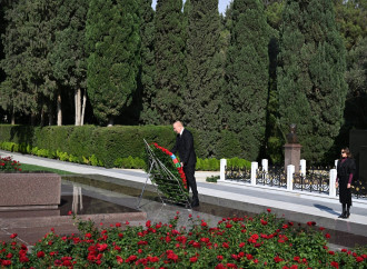 Prezident İlham Əliyev və birinci xanım Mehriban Əliyeva Ulu Öndər Heydər Əliyevin məzarını ziyarət ediblər