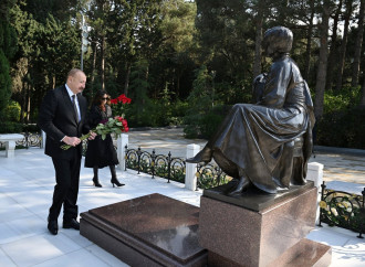 Prezident İlham Əliyev və birinci xanım Mehriban Əliyeva Ulu Öndər Heydər Əliyevin məzarını ziyarət ediblər