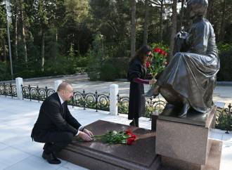 Prezident İlham Əliyev və birinci xanım Mehriban Əliyeva Ulu Öndər Heydər Əliyevin məzarını ziyarət ediblər