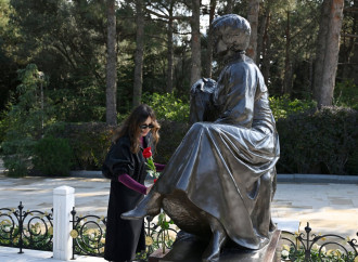 Prezident İlham Əliyev və birinci xanım Mehriban Əliyeva Ulu Öndər Heydər Əliyevin məzarını ziyarət ediblər