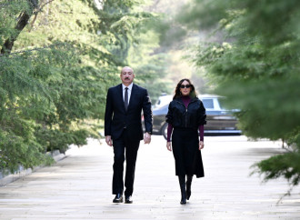 Prezident İlham Əliyev və birinci xanım Mehriban Əliyeva Ulu Öndər Heydər Əliyevin məzarını ziyarət ediblər