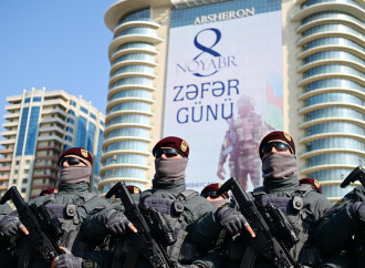 Prezident İlham Əliyev, birinci xanım Mehriban Əliyeva, Türkiyə Prezidenti Rəcəb Tayyib Ərdoğan, Pakistan Baş naziri Məhəmməd Şahbaz Şərif hərbi paradda iştirak edirlər