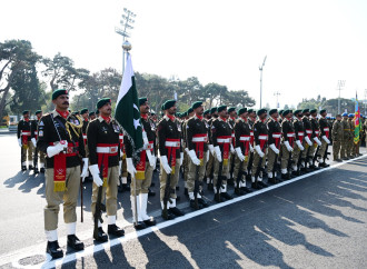 Prezident İlham Əliyev, birinci xanım Mehriban Əliyeva, Türkiyə Prezidenti Rəcəb Tayyib Ərdoğan, Pakistan Baş naziri Məhəmməd Şahbaz Şərif hərbi paradda iştirak edirlər