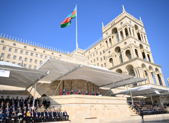 Prezident İlham Əliyev, birinci xanım Mehriban Əliyeva, Türkiyə Prezidenti Rəcəb Tayyib Ərdoğan, Pakistan Baş naziri Məhəmməd Şahbaz Şərif hərbi paradda iştirak edirlər