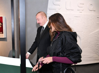 Prezident İlham Əliyev və Birinci xanım Mehriban Əliyeva Bakıda Zəfər abidəsini ziyarət edib və Zəfər muzeyinin açılışında iştirak ediblər