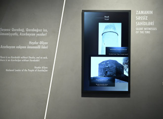 Prezident İlham Əliyev və Birinci xanım Mehriban Əliyeva Bakıda Zəfər abidəsini ziyarət edib və Zəfər muzeyinin açılışında iştirak ediblər