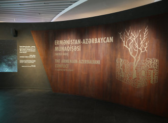 Prezident İlham Əliyev və Birinci xanım Mehriban Əliyeva Bakıda Zəfər abidəsini ziyarət edib və Zəfər muzeyinin açılışında iştirak ediblər