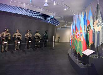 Prezident İlham Əliyev və Birinci xanım Mehriban Əliyeva Bakıda Zəfər abidəsini ziyarət edib və Zəfər muzeyinin açılışında iştirak ediblər