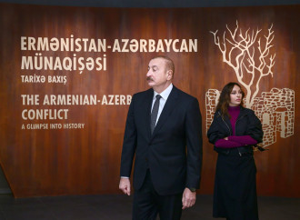 Prezident İlham Əliyev və Birinci xanım Mehriban Əliyeva Bakıda Zəfər abidəsini ziyarət edib və Zəfər muzeyinin açılışında iştirak ediblər