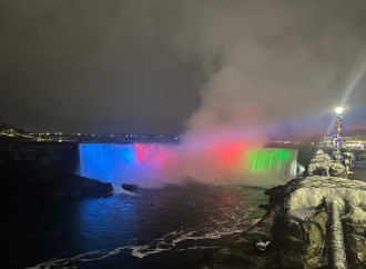 Niaqara şəlaləsi Azərbaycan bayrağının rəngləri ilə işıqlandırılıb