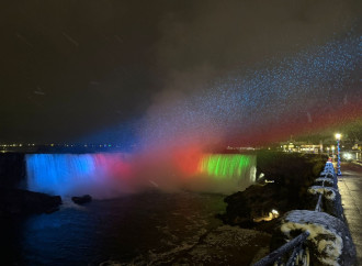 Niaqara şəlaləsi Azərbaycan bayrağının rəngləri ilə işıqlandırılıb