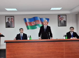 Göygöl Rayon İcra Hakimiyyətinin başçısı kollektivə təqdim olunub