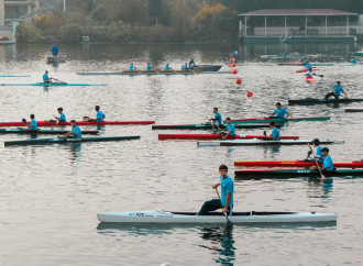 Heydər Əliyev Fondunun vitse-prezidenti Leyla Əliyeva Mingəçevirdə yerləşən avarçəkmə bazasında idmançılarla görüşüb