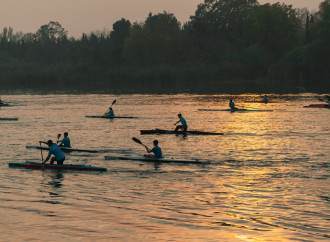Heydər Əliyev Fondunun vitse-prezidenti Leyla Əliyeva Mingəçevirdə yerləşən avarçəkmə bazasında idmançılarla görüşüb