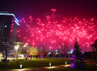 Daşkənddə Mərkəzi Asiya Dövlət Başçılarının 7-ci Məşvərət Görüşündə iştirak edən dövlət başçılarının şərəfinə atəşfəşanlıq olub