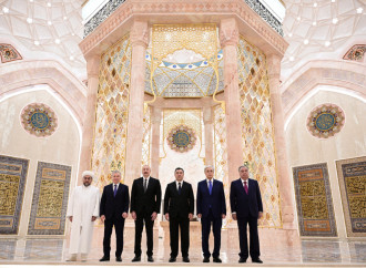 Prezident İlham Əliyev Daşkənddə İslam Sivilizasiyası Mərkəzi ilə tanış olub