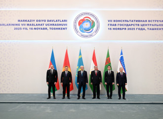 Prezidenti İlham Əliyev Daşkənddə Mərkəzi Asiya Dövlət Başçılarının "Mərkəzi Asiya+Azərbaycan" formatında 7-ci Məşvərət görüşünün iclasında iştırak etmək üçün Konqres Mərkəzinə gəlib (FOTO)