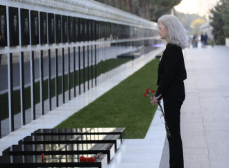 ABŞ Dövlət Departamentinin siyasi məsələlər üzrə müşaviri Şəhidlər Xiyabanını ziyarət edib