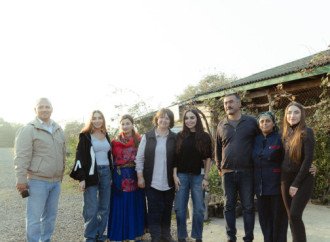 Leyla Əliyeva, Arzu Əliyeva və Alena Əliyeva Lənkəranda fermer təsərrüfatı ilə tanış olublar